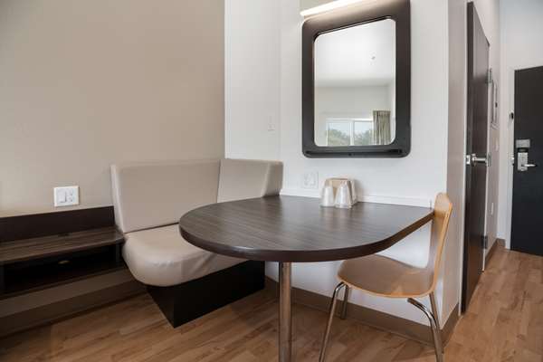  - Studio 6 Extended Stay Hotel Corpus Christi