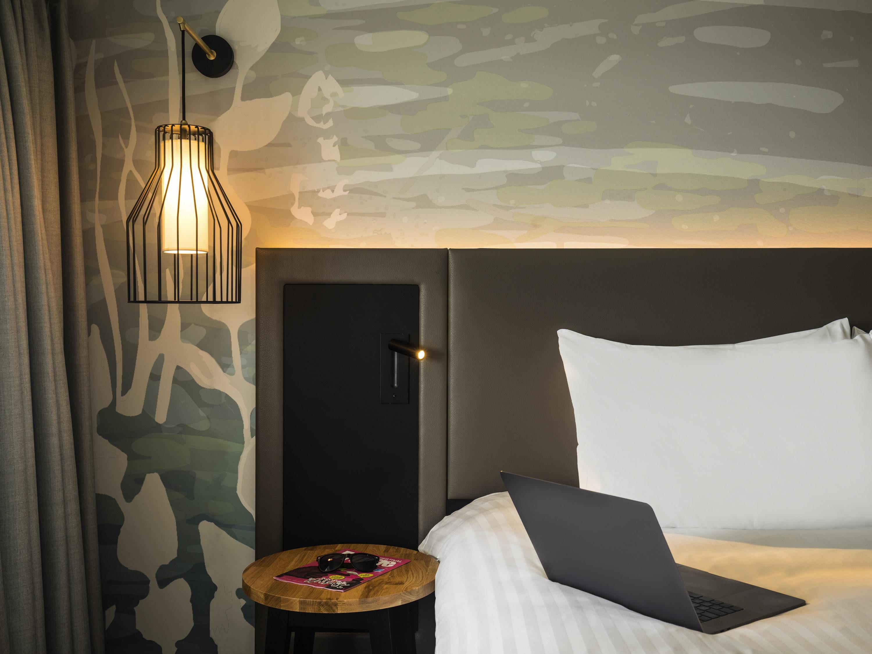 Mercure Bedford Centre Hotel Room Type - Privilege room, panoramic city views - 1 king size bed