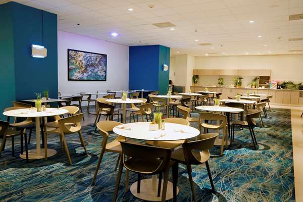 Restaurant - ESJ Towers Resort Isla Verde San Juan