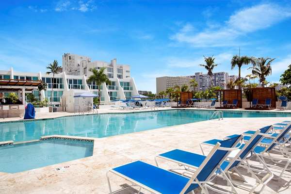 Pool - ESJ Towers Resort Isla Verde San Juan