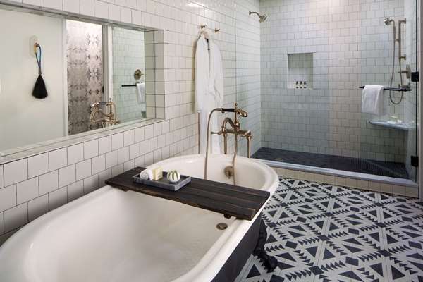  - Thompson Hotel Nashville - I-40 & I-65, Exit 209