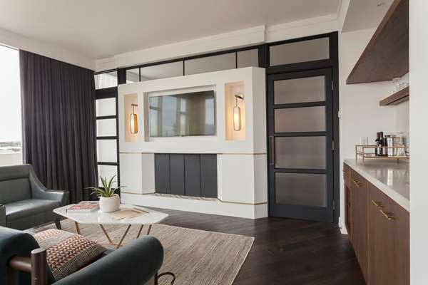 Suite - Thompson Hotel Nashville - I-40 & I-65, Exit 209