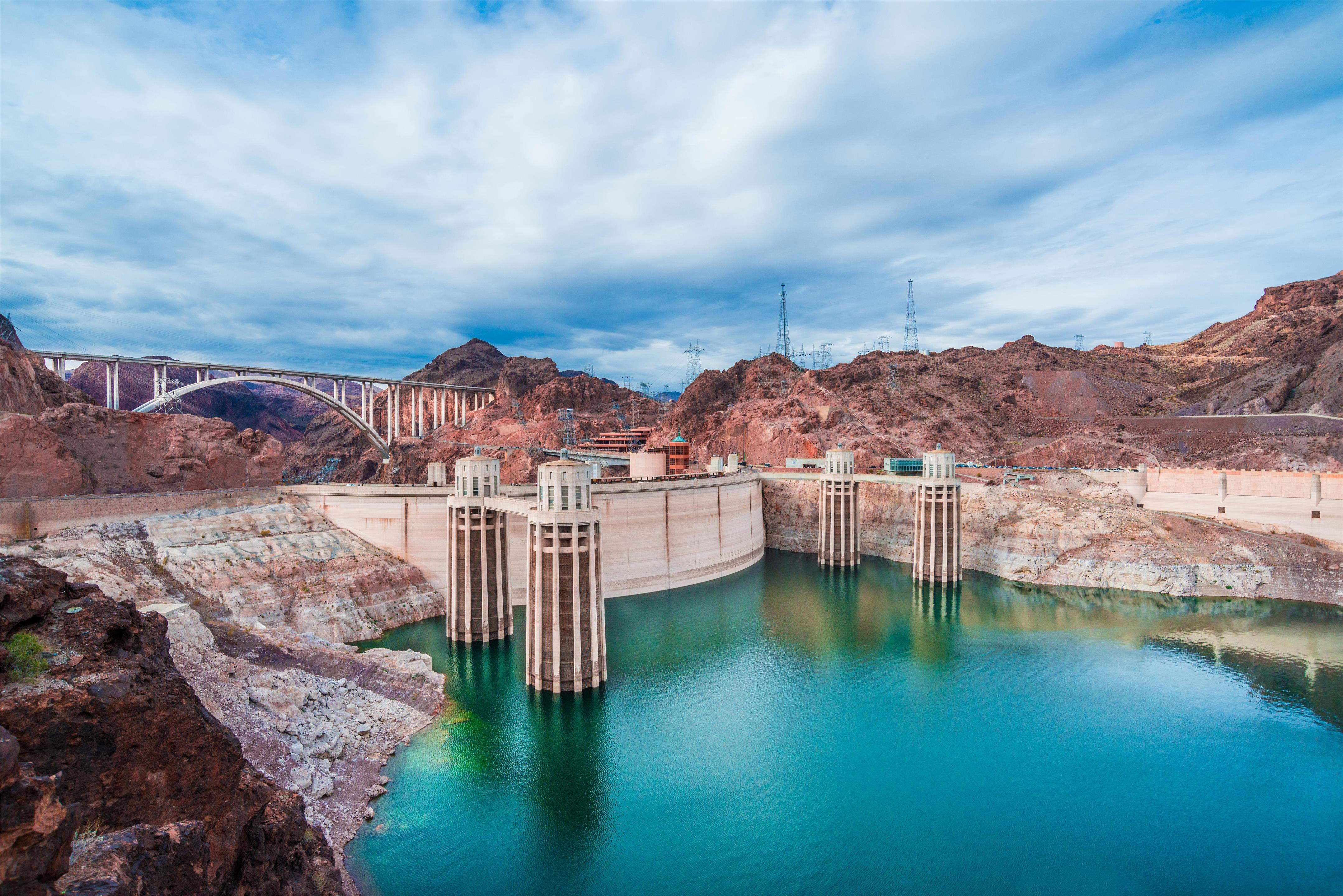 Destination | Hyatt Place Las Vegas at Silverton Village