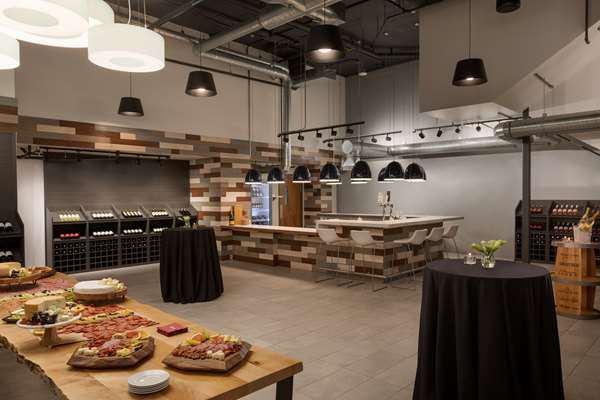 Restaurant - Carte Hotel Downtown San Diego - I-5, Exits 16B & 17