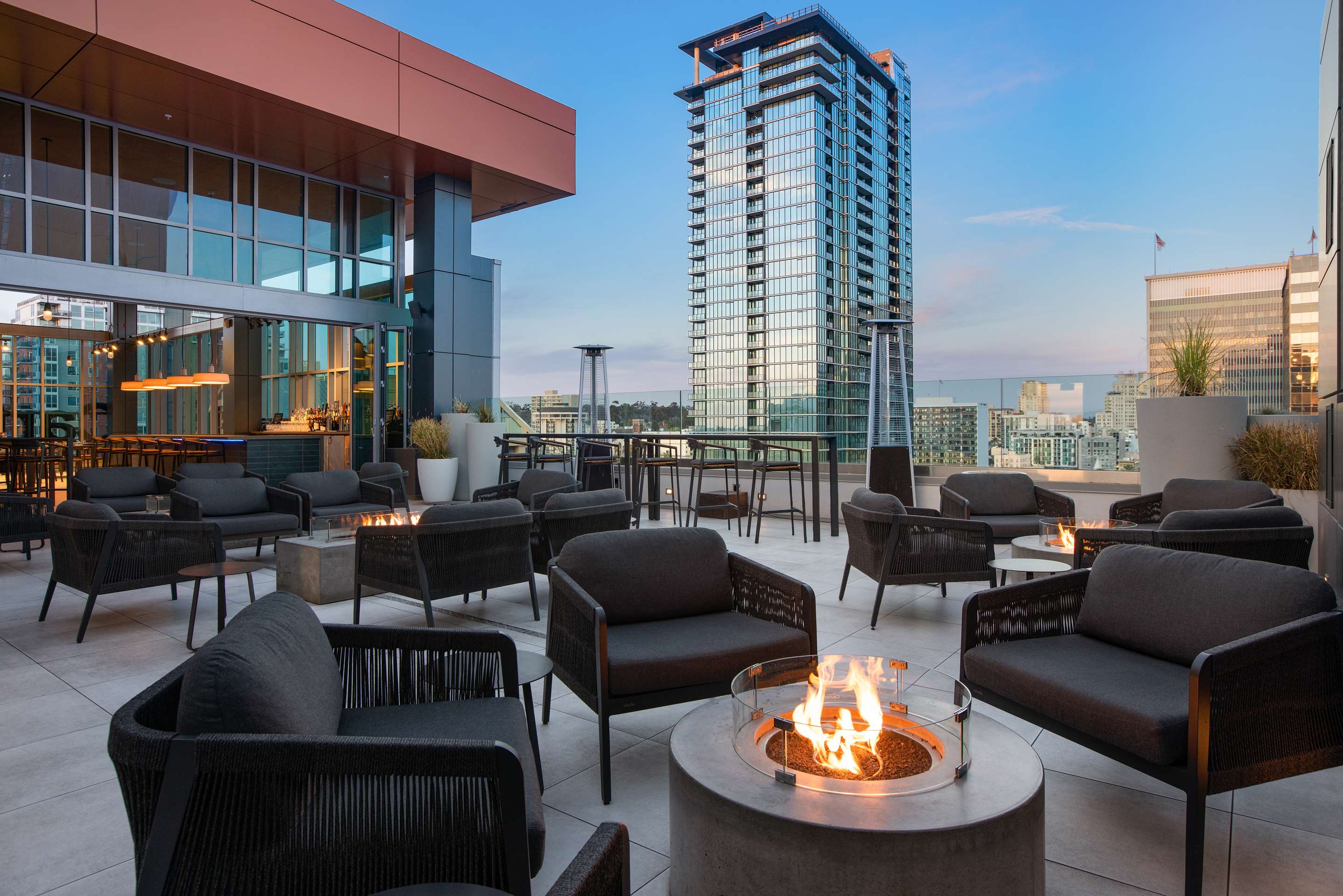 BarLounge | Carte Hotel San Diego Downtown, Curio Collection by Hilton
