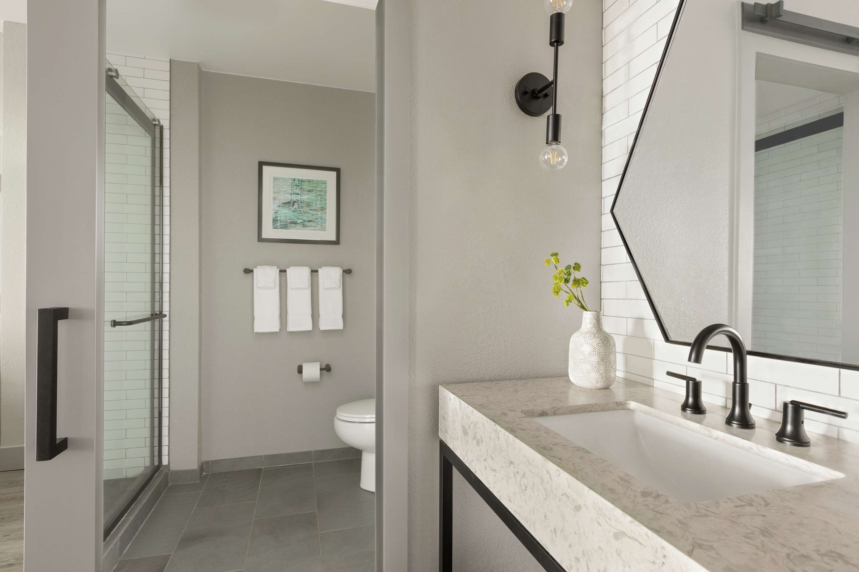 Guest room bath