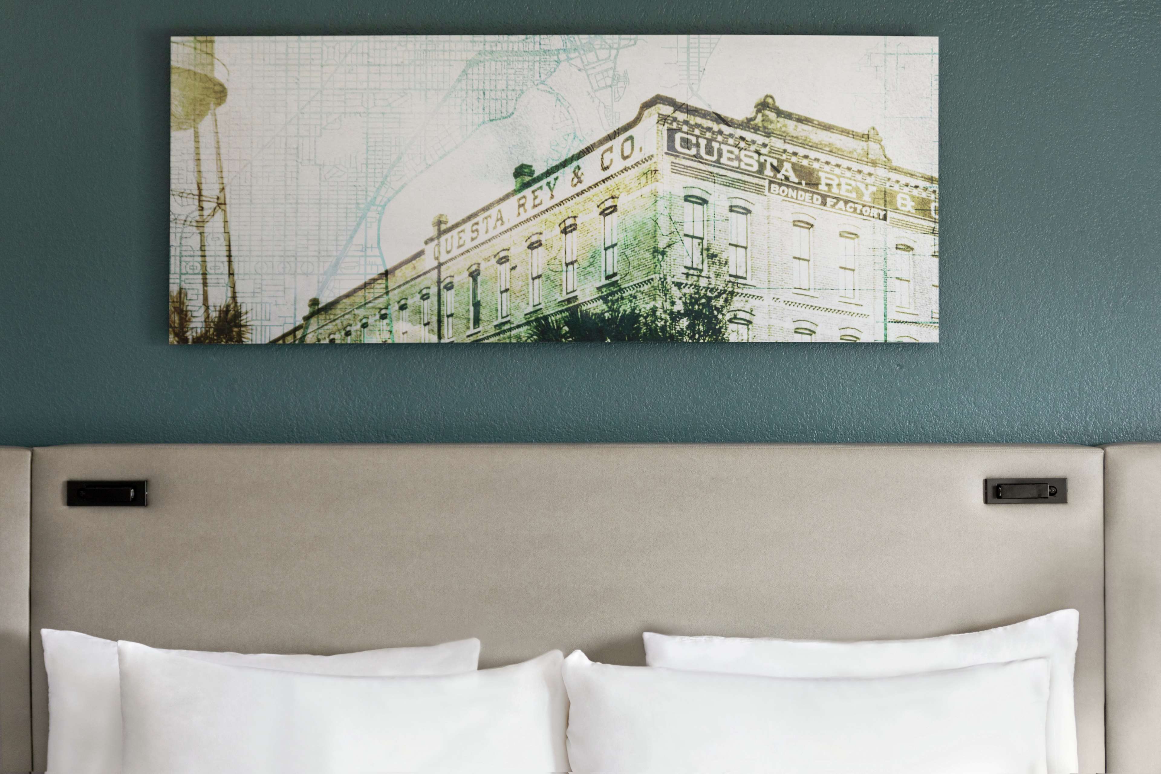 Hotel Alba Tampa, Tapestry Collection by Hilton Room Type - 1KG 1BDRM PRESIDENTIAL STE