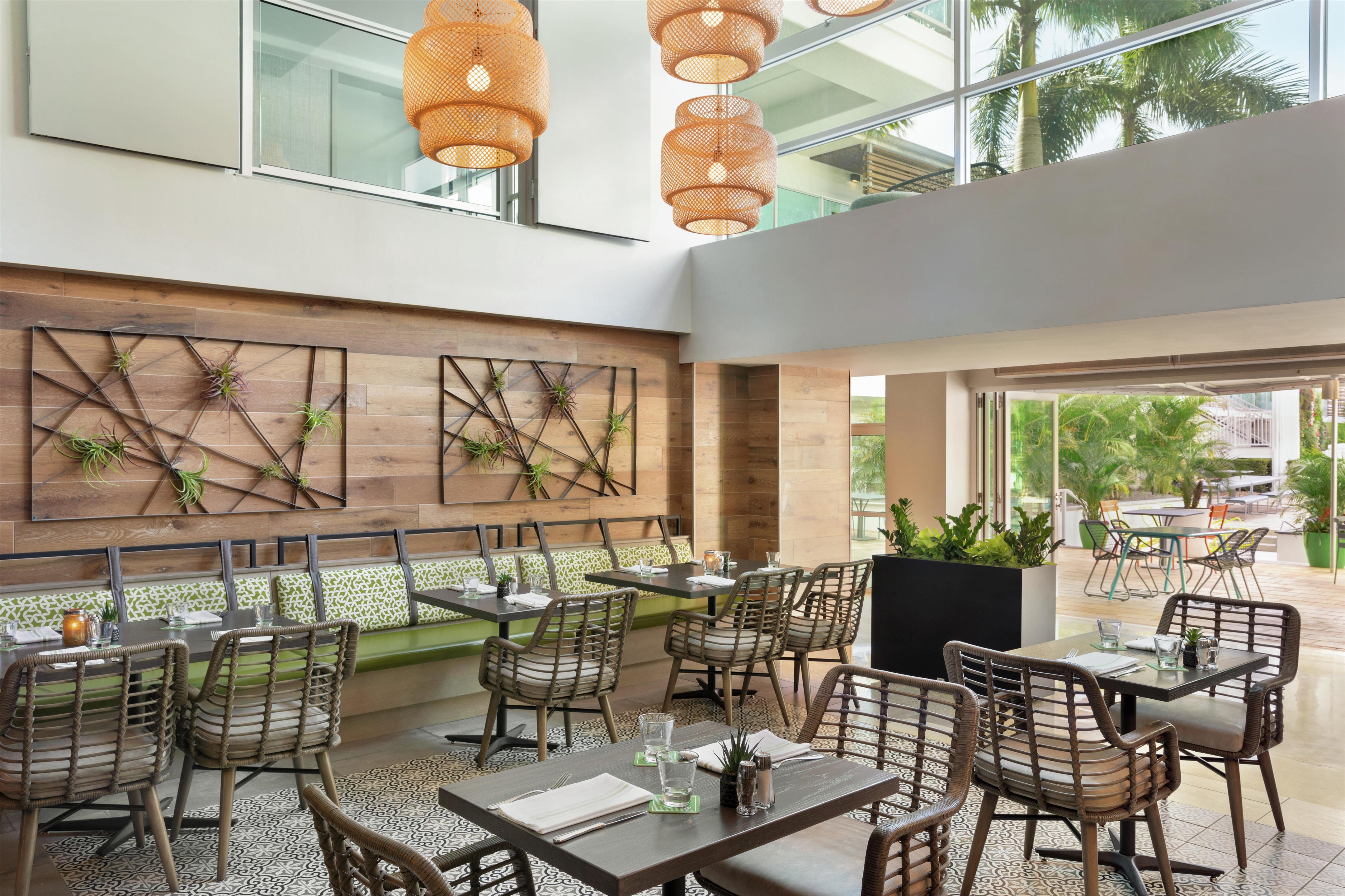 Restaurant | Hotel Alba, Tapestry Collection by Hilton