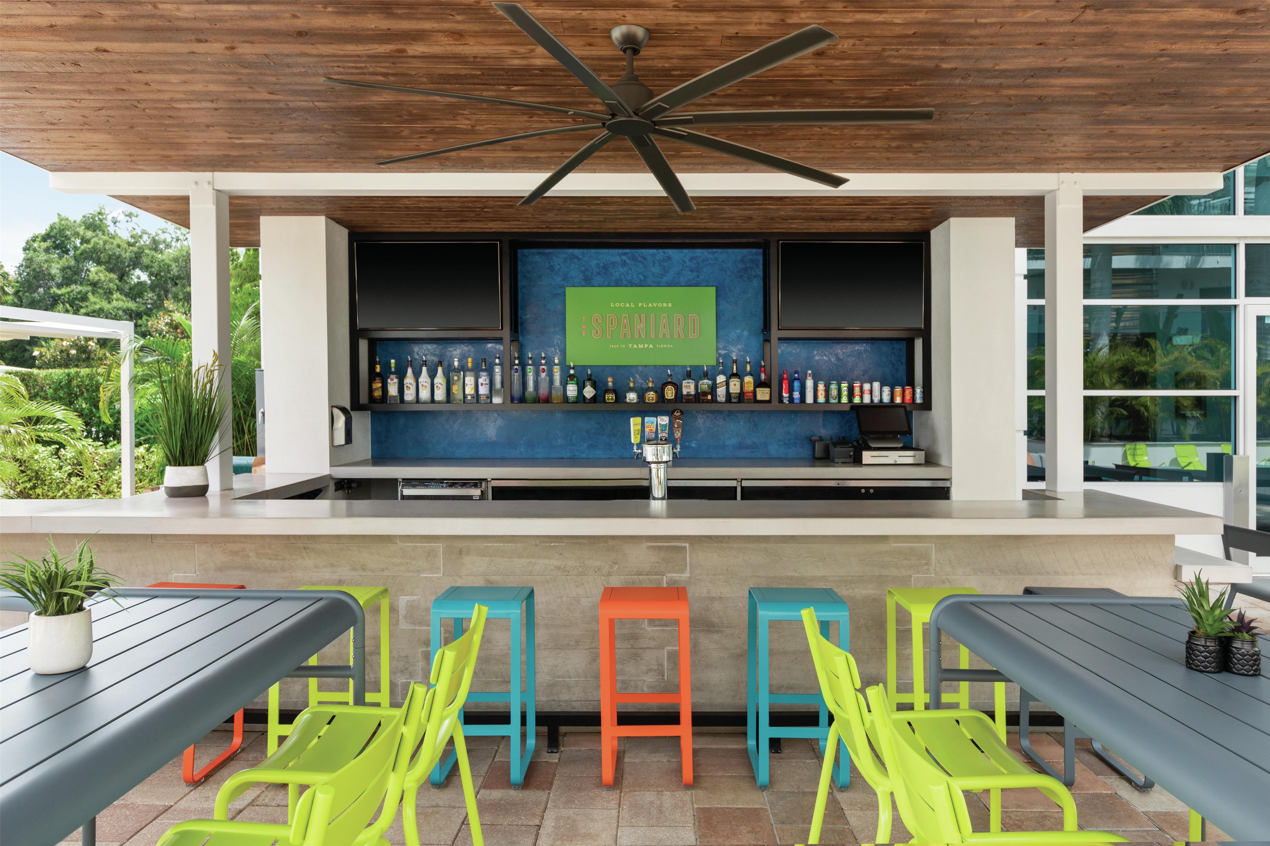 BarLounge | Hotel Alba, Tapestry Collection by Hilton