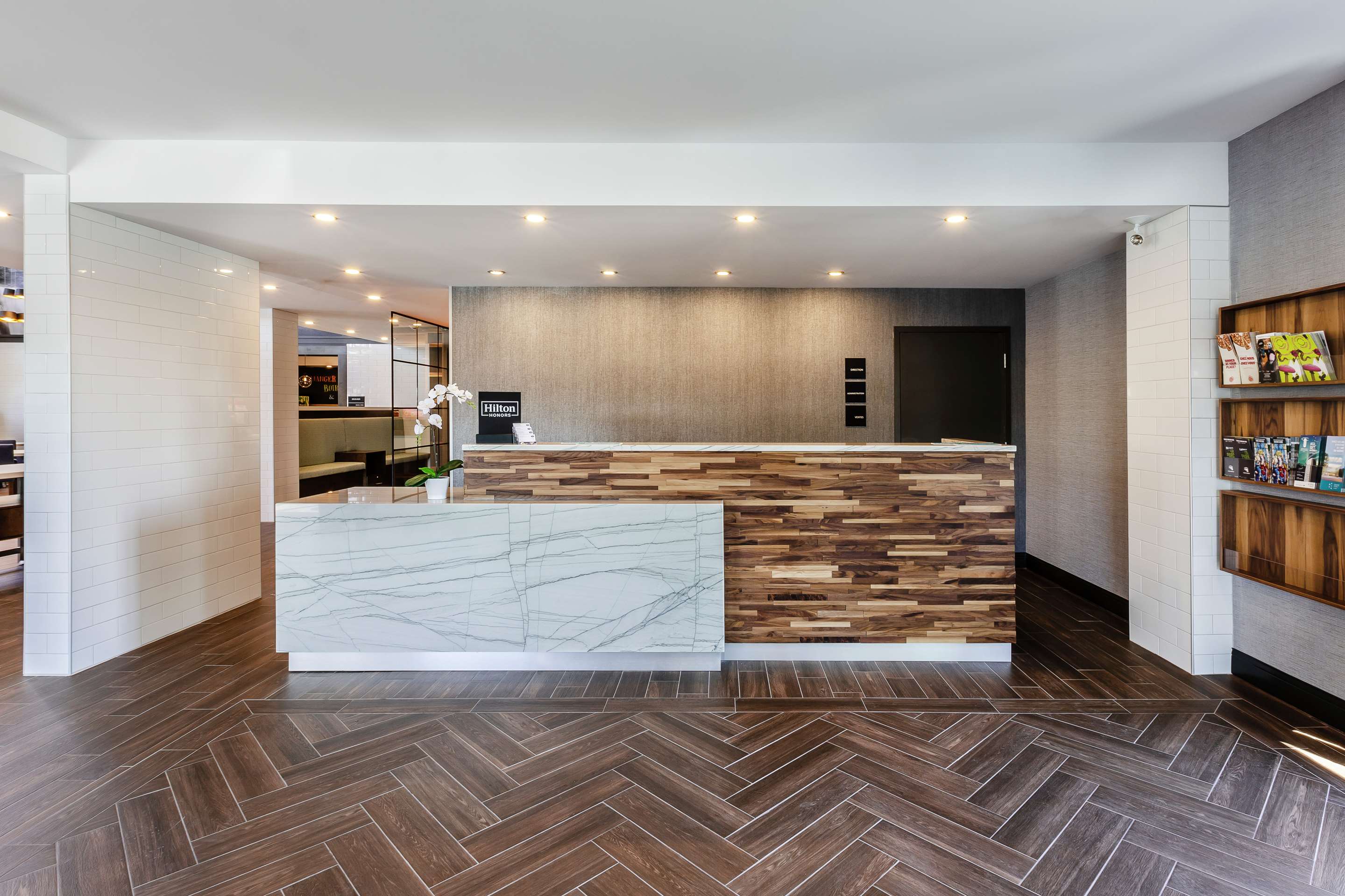 Reception | Hampton Inn & Suites by Hilton Quebec City Beauport