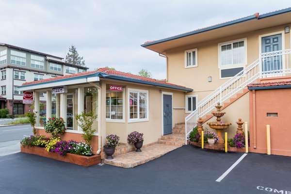 Exterior view - Howard Johnson Hotel Berkeley