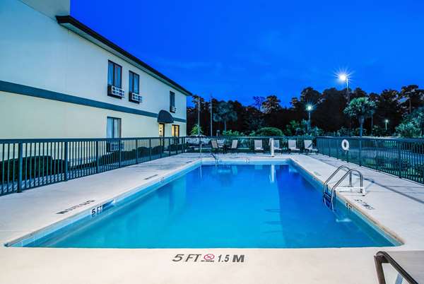Pool - Baymont Inn & Suites North Myrtle Beach