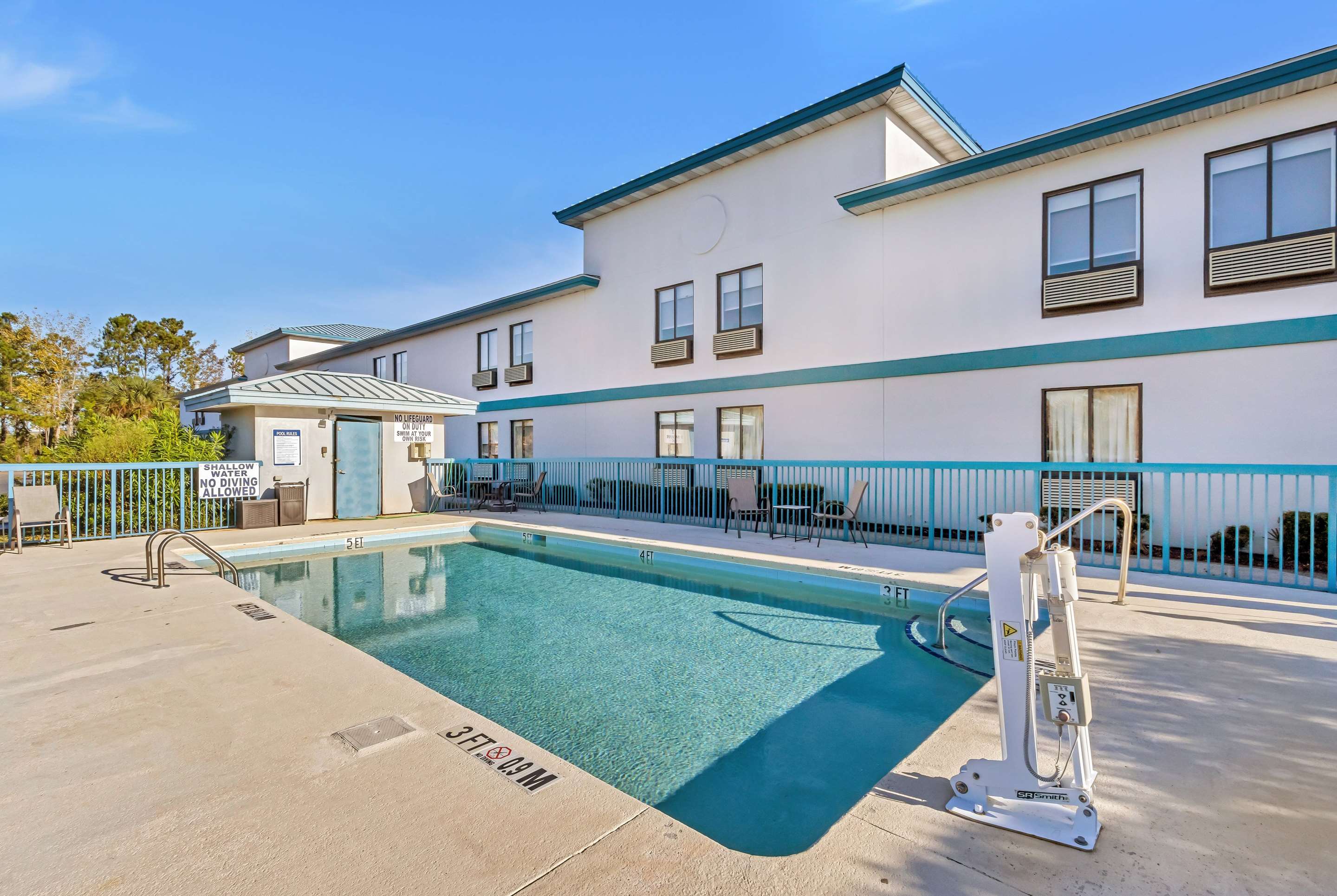Pool | Baymont by Wyndham North Myrtle Beach