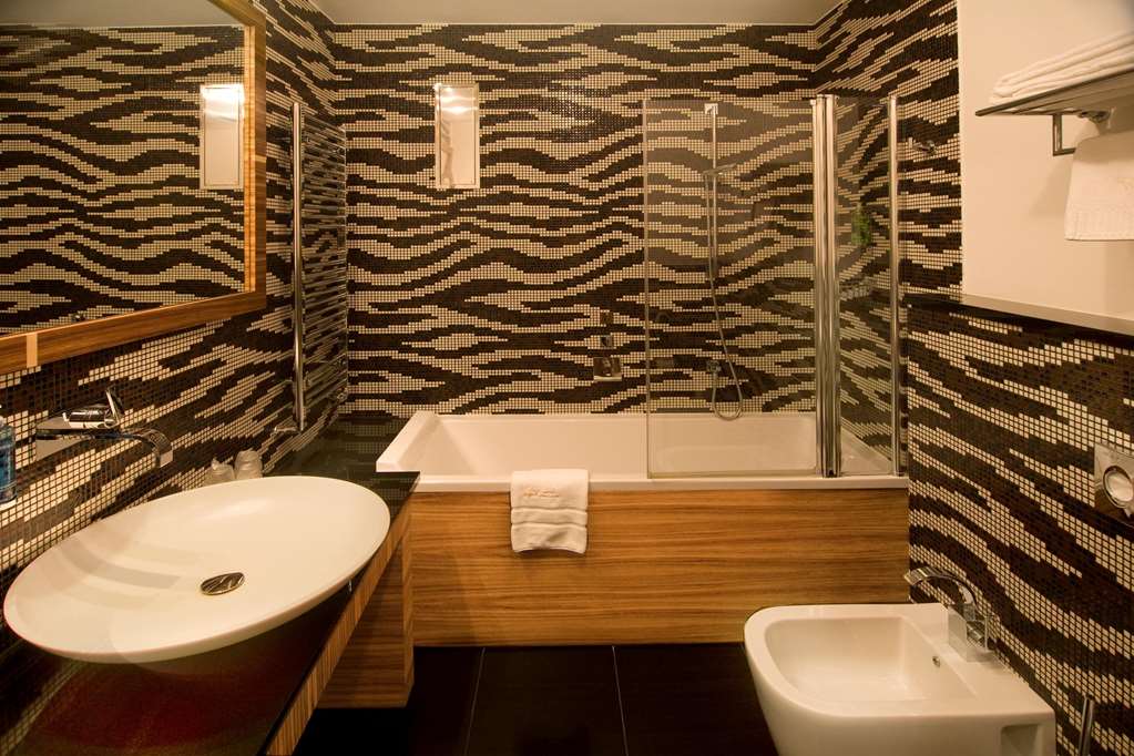ART HOTEL WILLIAM-guestroom-Guest Room,On-Site.jpg