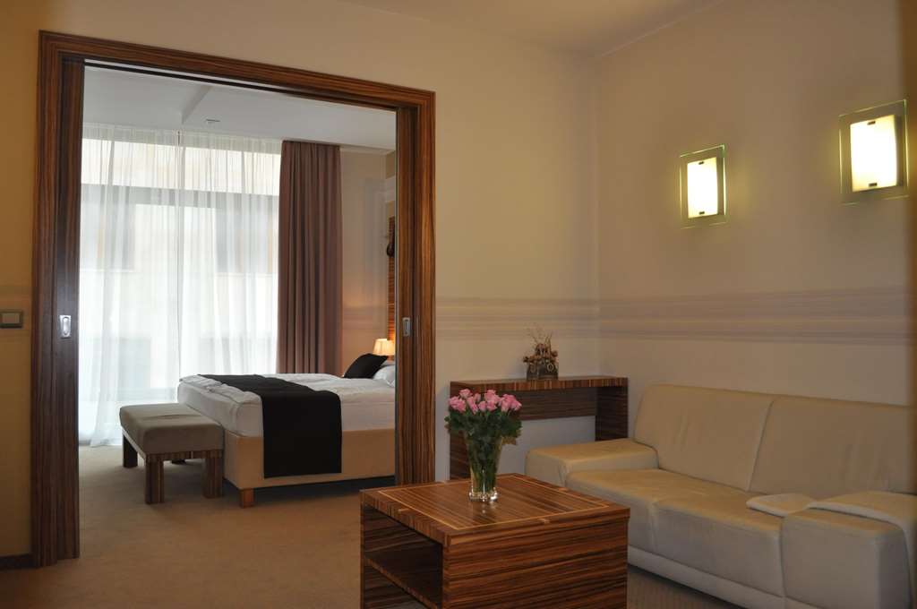 ART HOTEL WILLIAM-guestroom-Guest Room,Suite,On-Site.jpg
