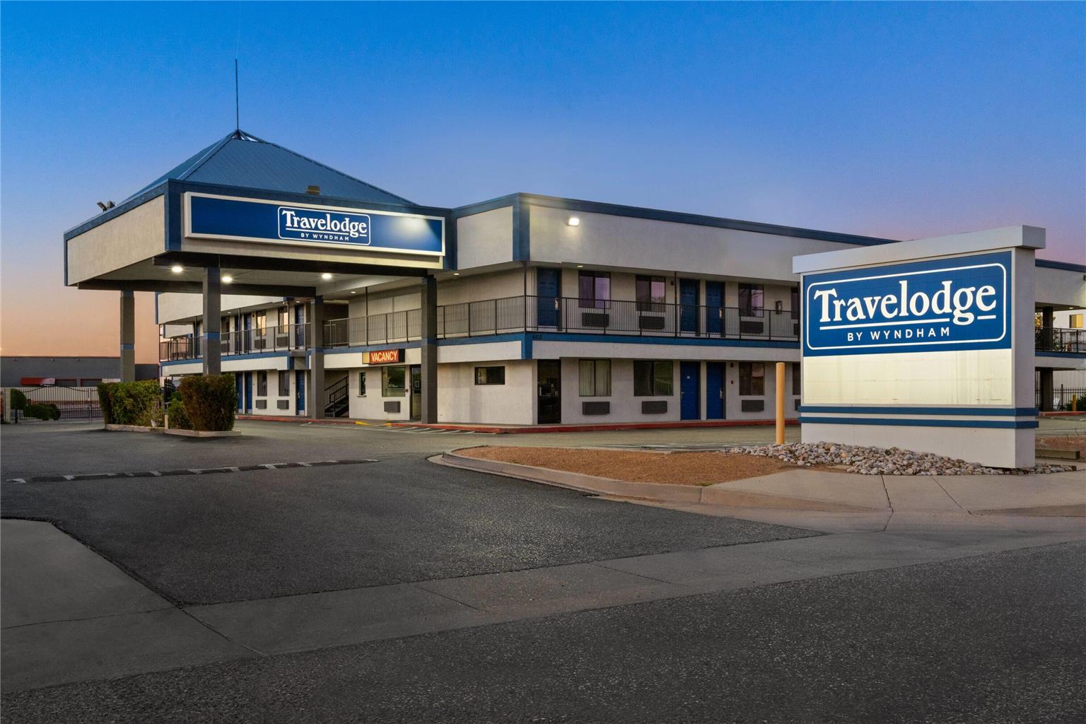 Travelodge by Wyndham Albuquerque West