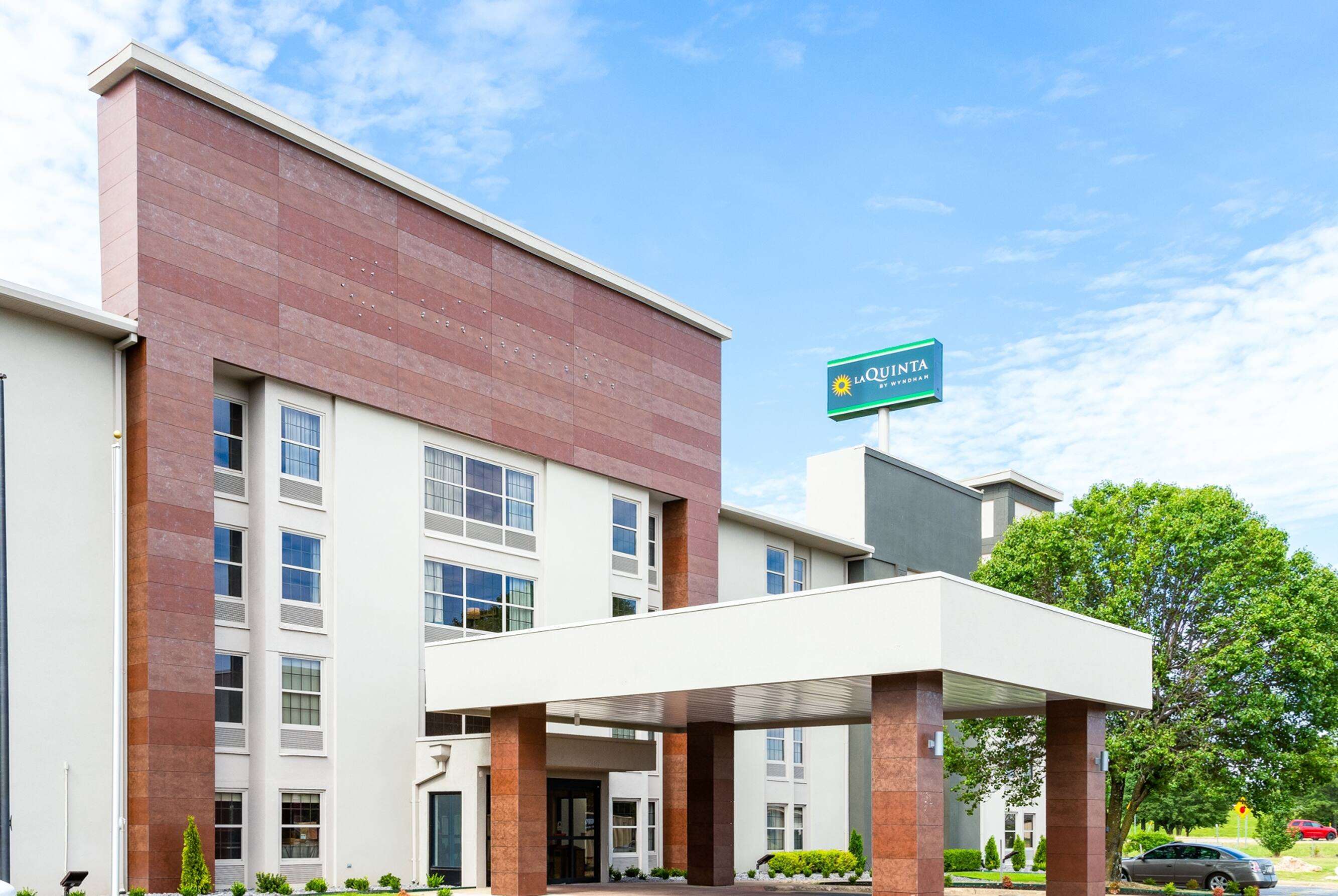 Exterior | La Quinta Inn & Suites by Wyndham Jonesboro