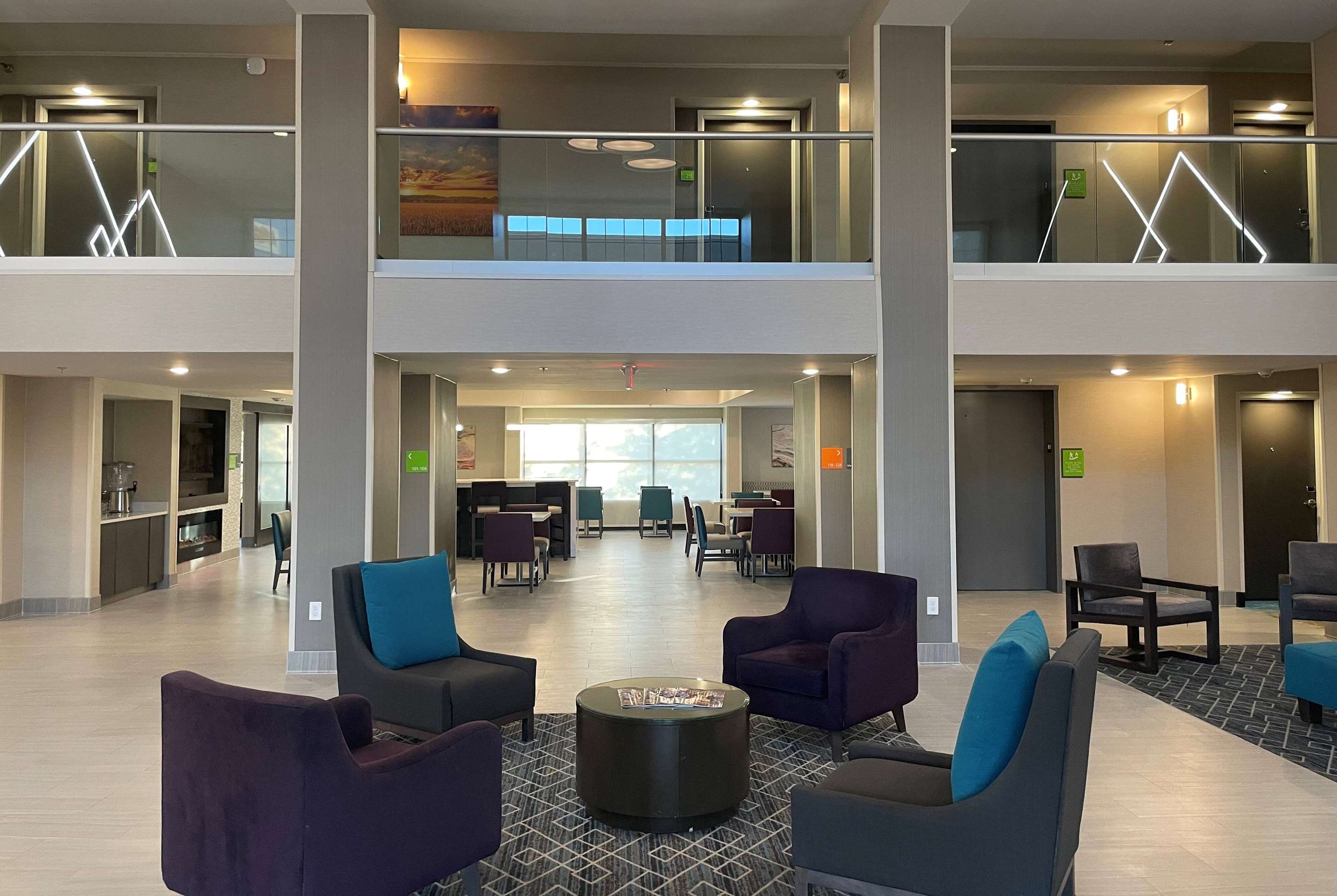 Lobby | La Quinta Inn & Suites by Wyndham Jonesboro