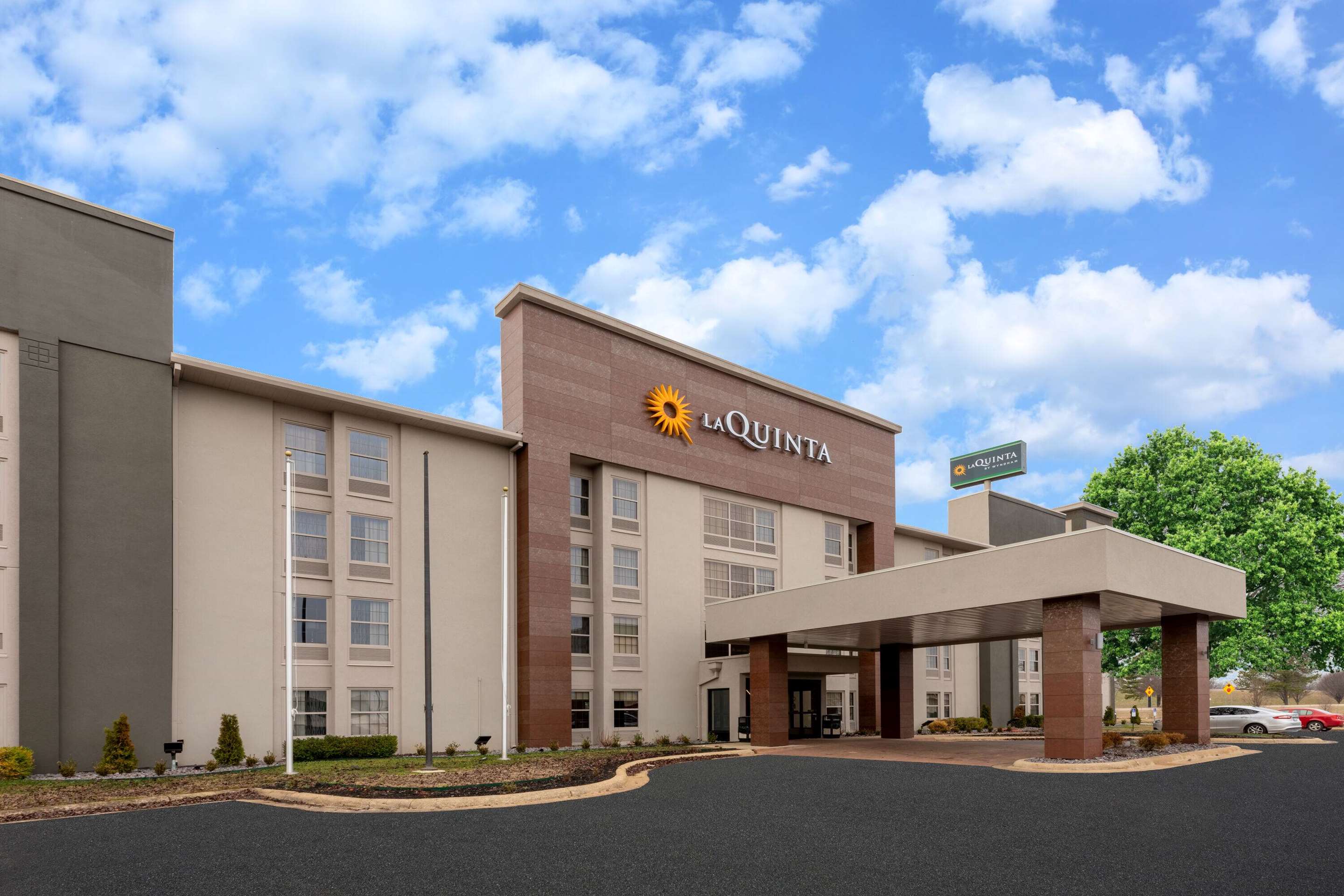 Exterior | La Quinta Inn & Suites by Wyndham Jonesboro