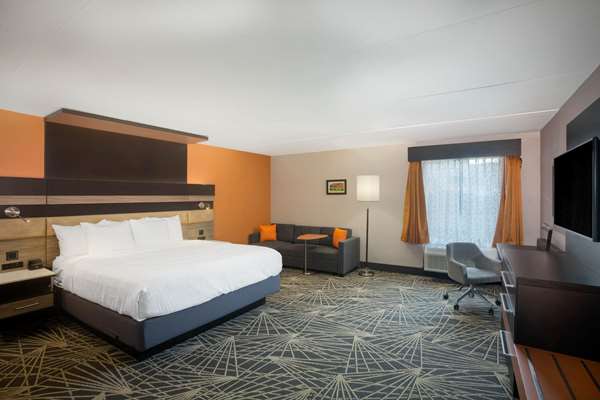  - La Quinta Inn & Suites Branson