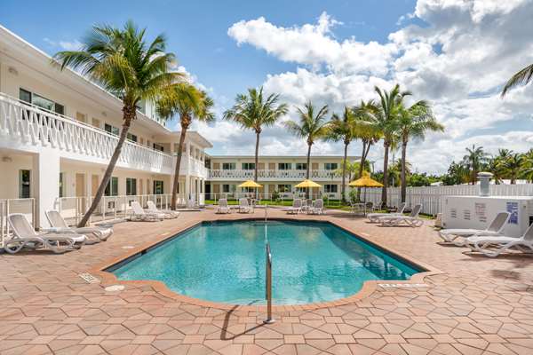 Pool - Rodeway Inn Hollywood