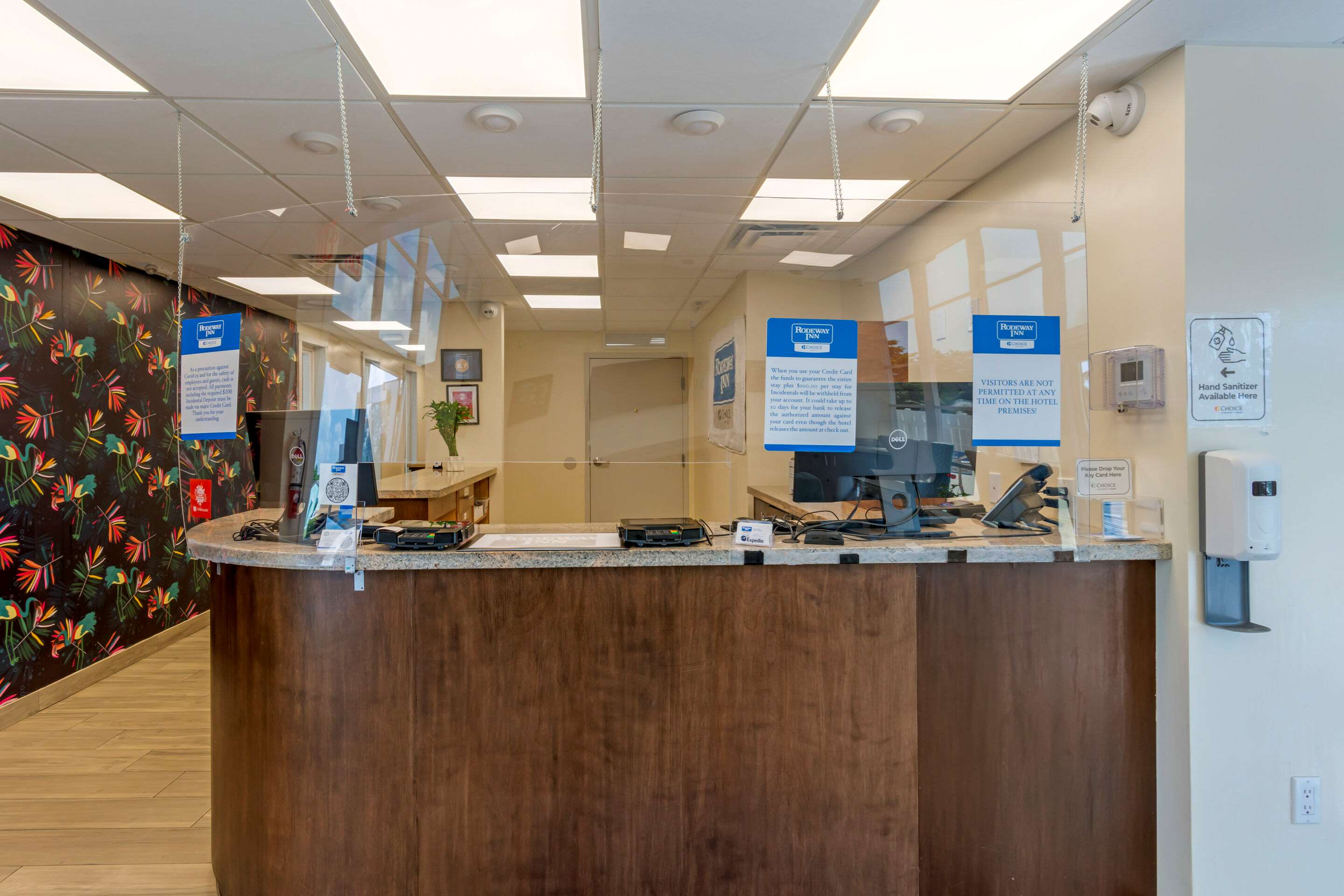 Front desk | Rodeway Inn Hollywood