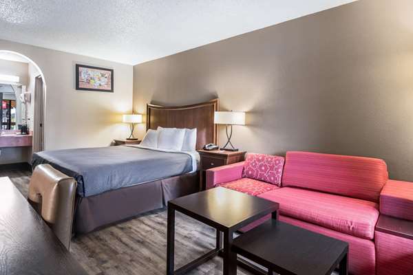  - Econo Lodge Gainesville