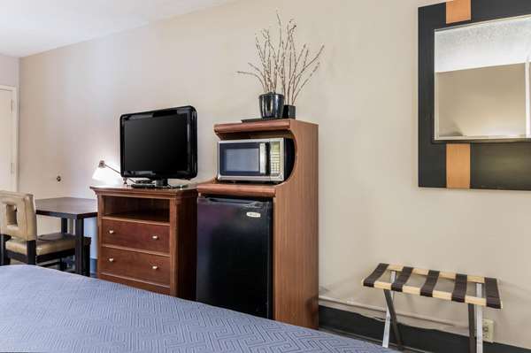  - Econo Lodge Gainesville