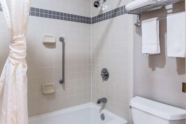 Suite - Econo Lodge Gainesville