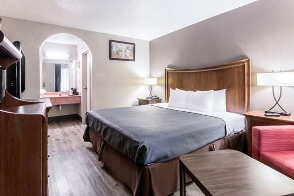  - Econo Lodge Gainesville