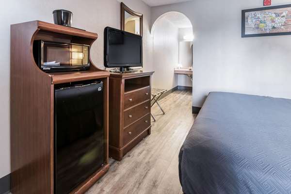  - Econo Lodge Gainesville