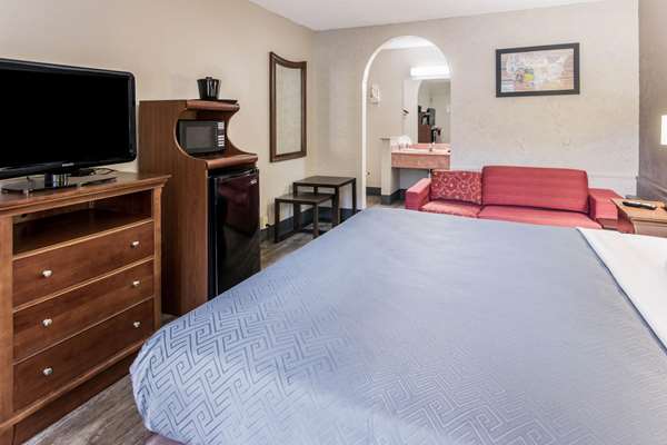  - Econo Lodge Gainesville