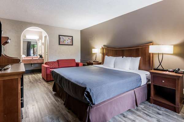  - Econo Lodge Gainesville