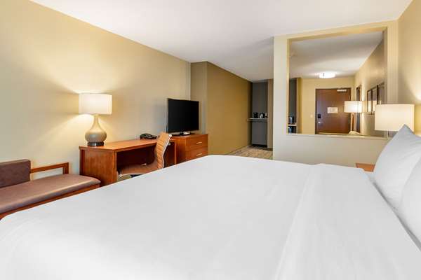 Suite - Comfort Inn & Suites West Des Moines - I-80, Exit 121