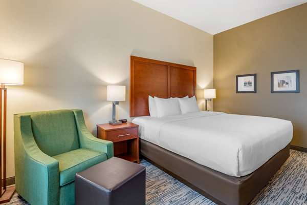  - Comfort Inn & Suites West Des Moines - I-80, Exit 121