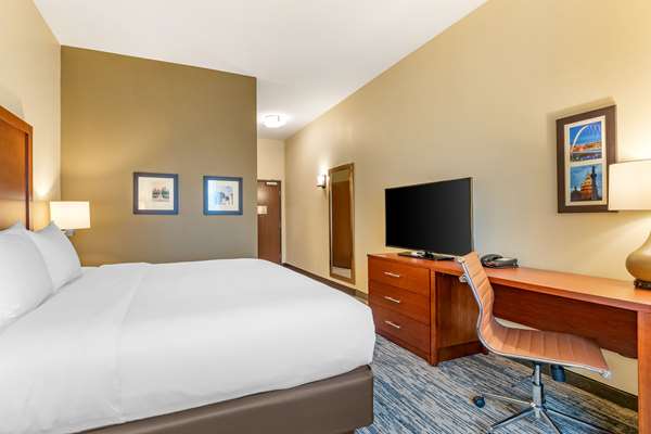  - Comfort Inn & Suites West Des Moines - I-80, Exit 121