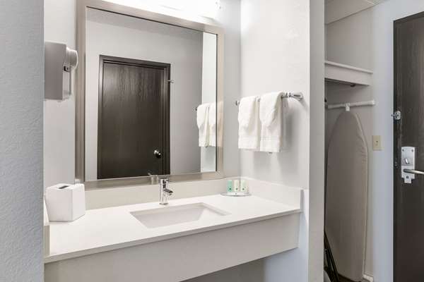  - Quality Inn Marquette