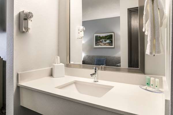  - Quality Inn Marquette