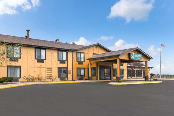Exterior view - Quality Inn Marquette