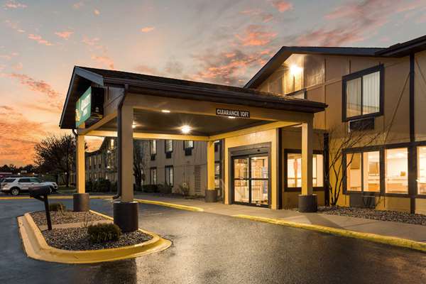 Exterior view - Quality Inn Marquette