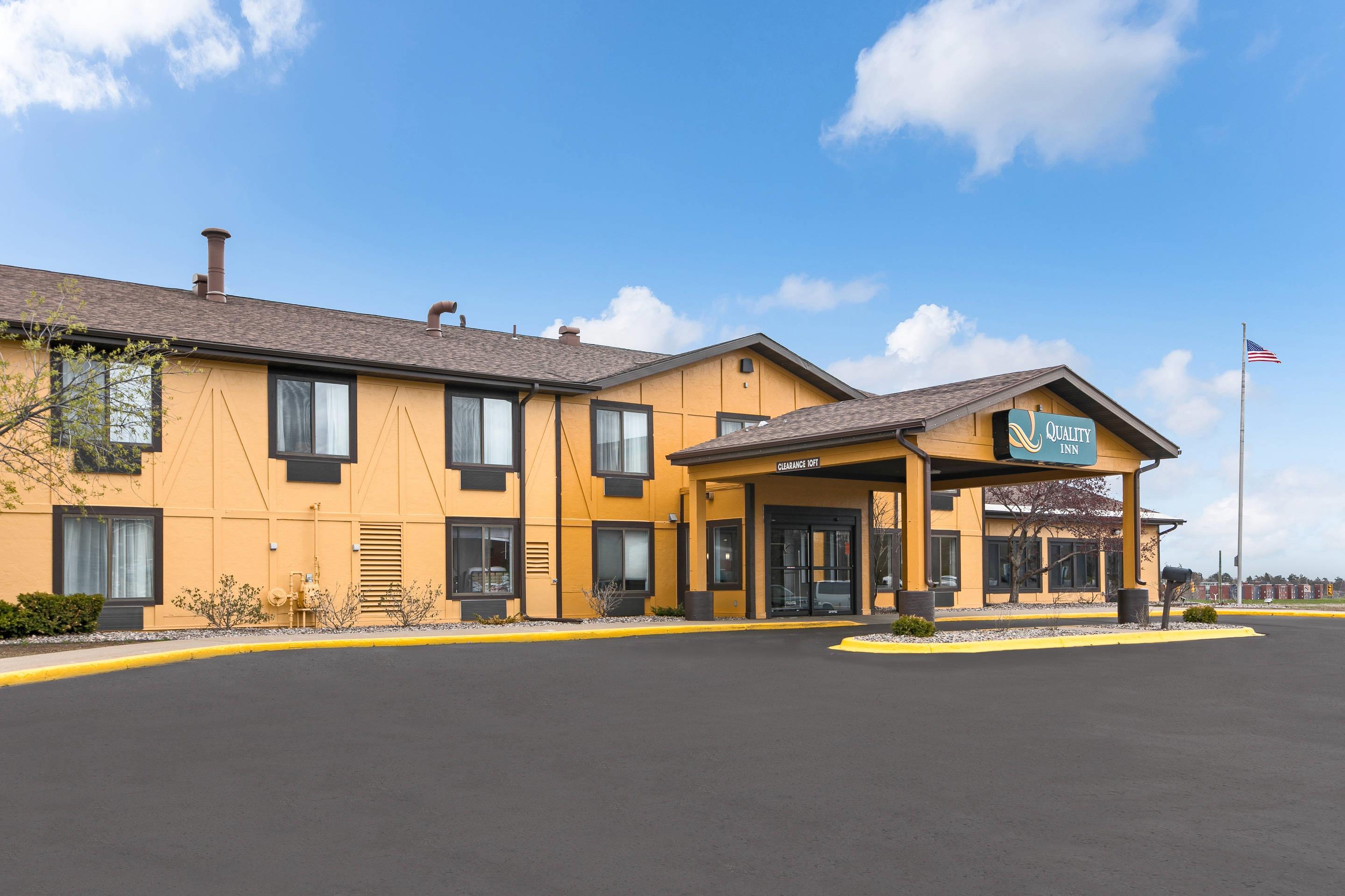 Hotel exterior | Quality Inn