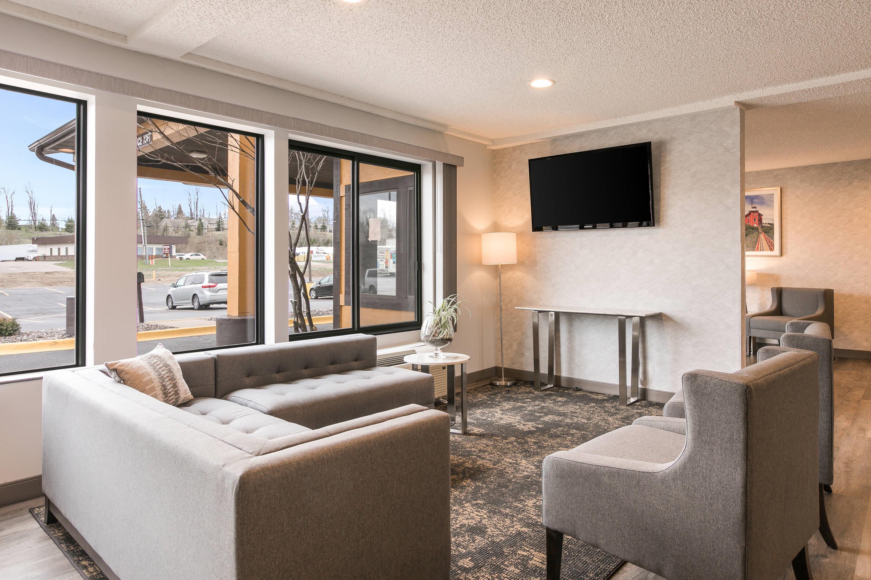 Hotel lobby | Quality Inn