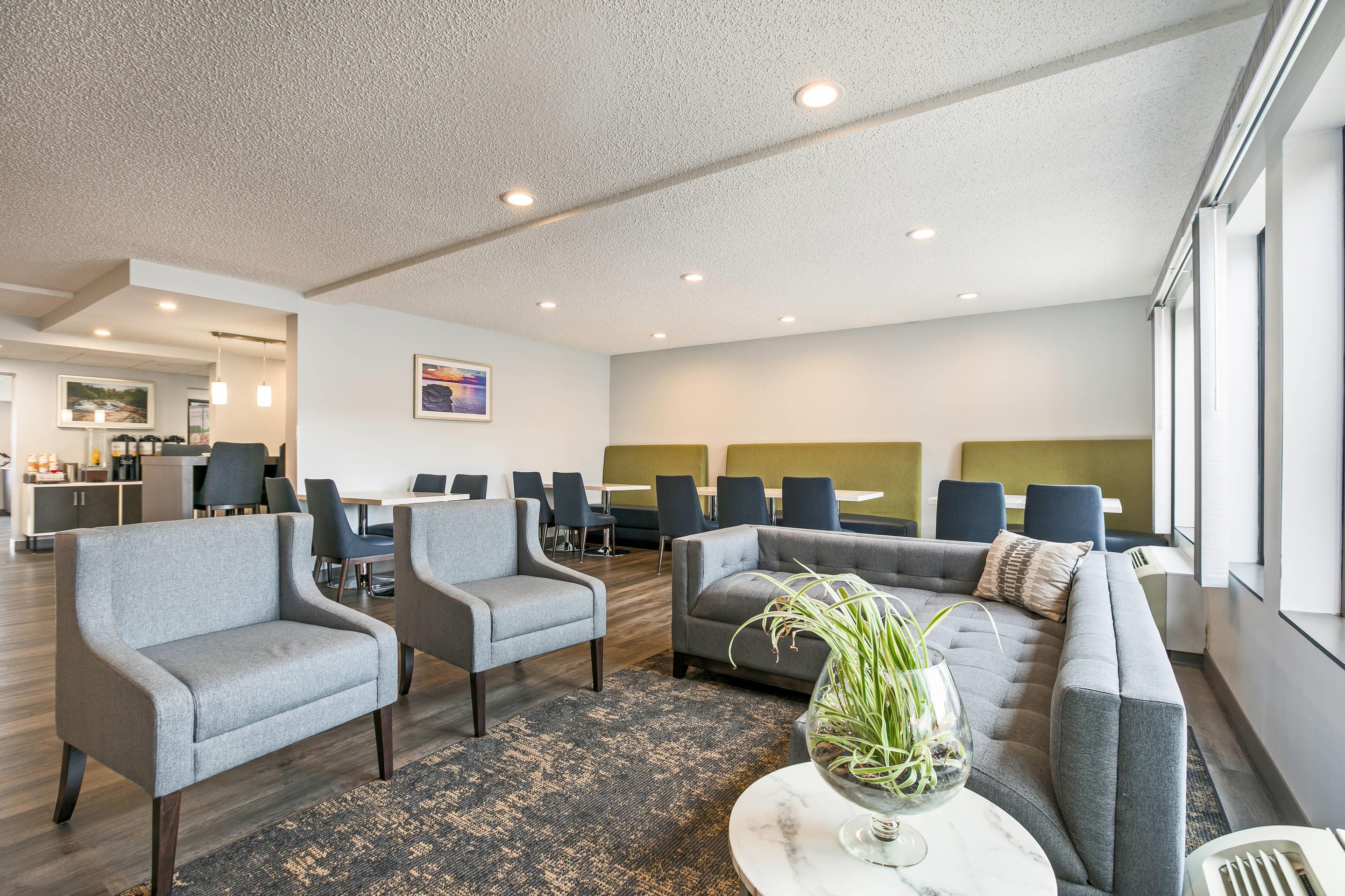 Hotel lobby | Quality Inn