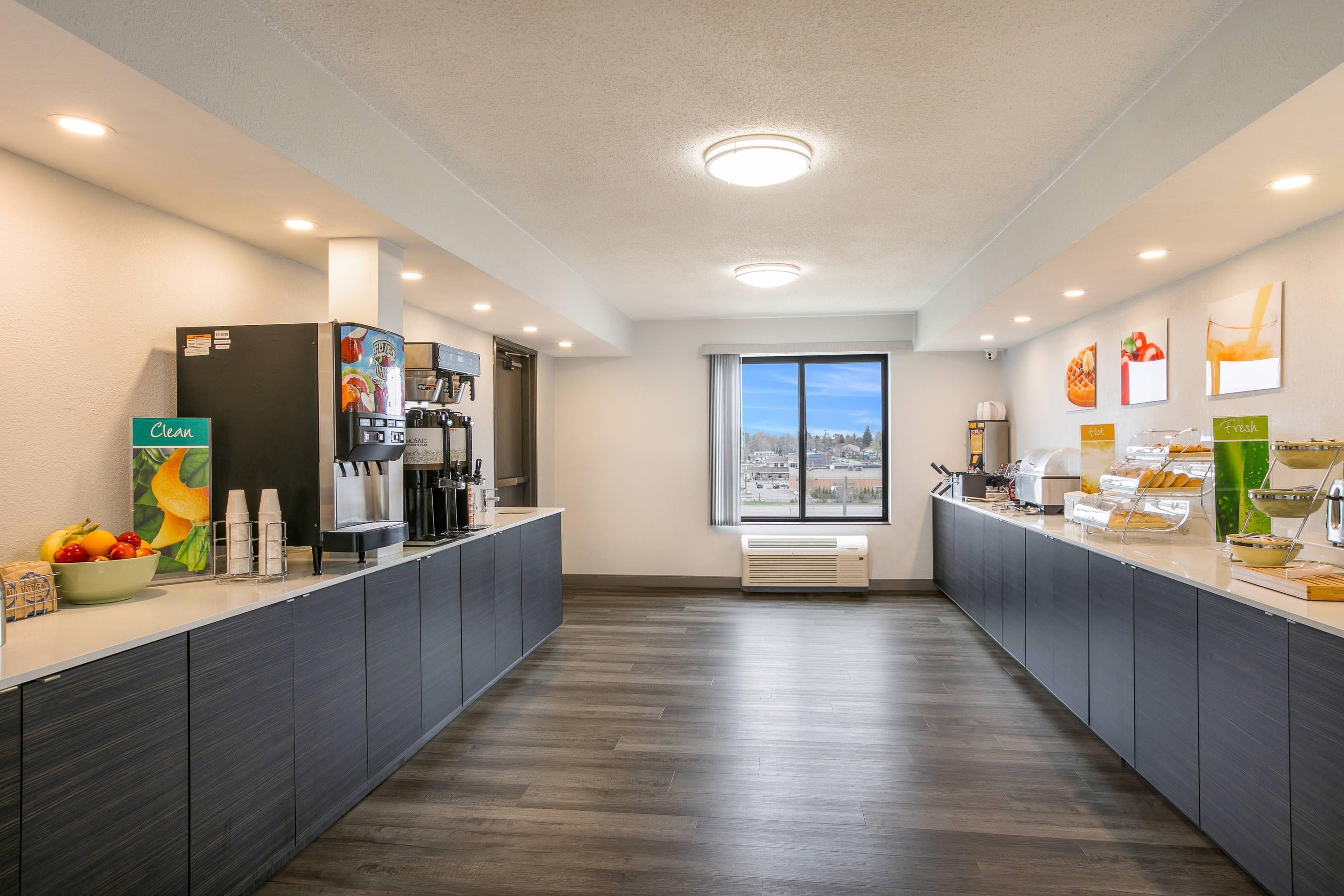 Breakfast area | Quality Inn