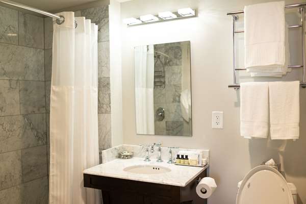  - Esquire Hotel Gastonia