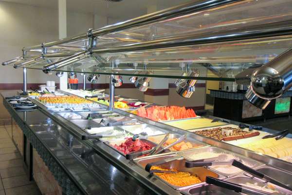 Restaurant - Clarion Hotel & Suites Williston