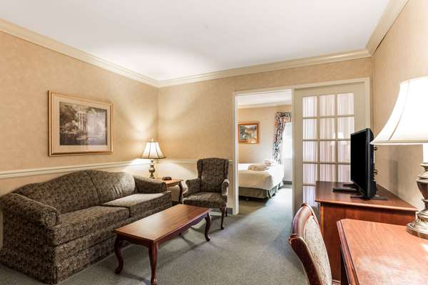 Suite - Traditions at the Glen Hotel & Spa Johnson City