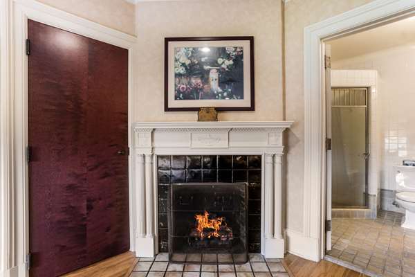 Suite - Traditions at the Glen Hotel & Spa Johnson City