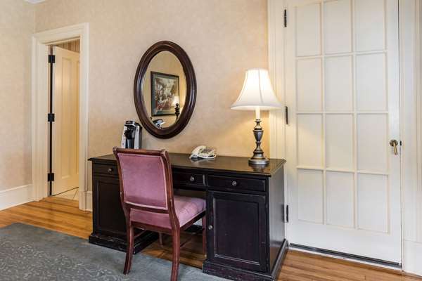 Suite - Traditions at the Glen Hotel & Spa Johnson City