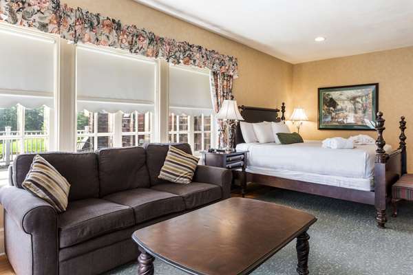 Suite - Traditions at the Glen Hotel & Spa Johnson City